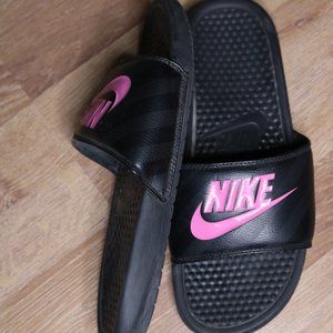 Nike Benassi JDI Women's Slide Sandals -Black/Pink